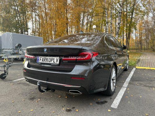 Auto sakabes āķis  BMW 5 (G30)